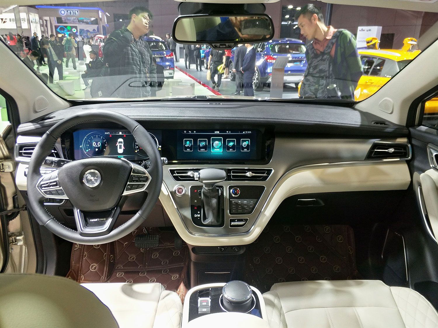 2019上海车展:汉腾MPV