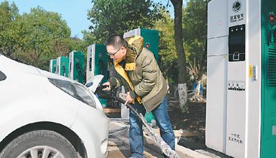 补贴退坡新能源车市冷了吗